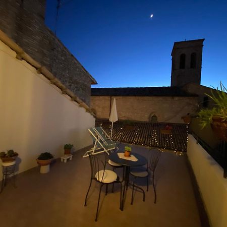 App. Con Terrazza Panoramica In Centro-Montefalco Bagian luar foto
