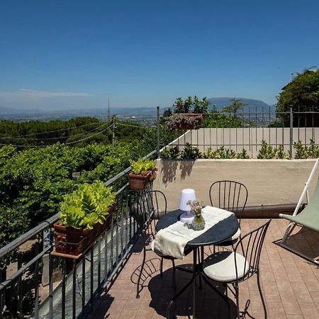 App. Con Terrazza Panoramica In Centro-Montefalco Bagian luar foto